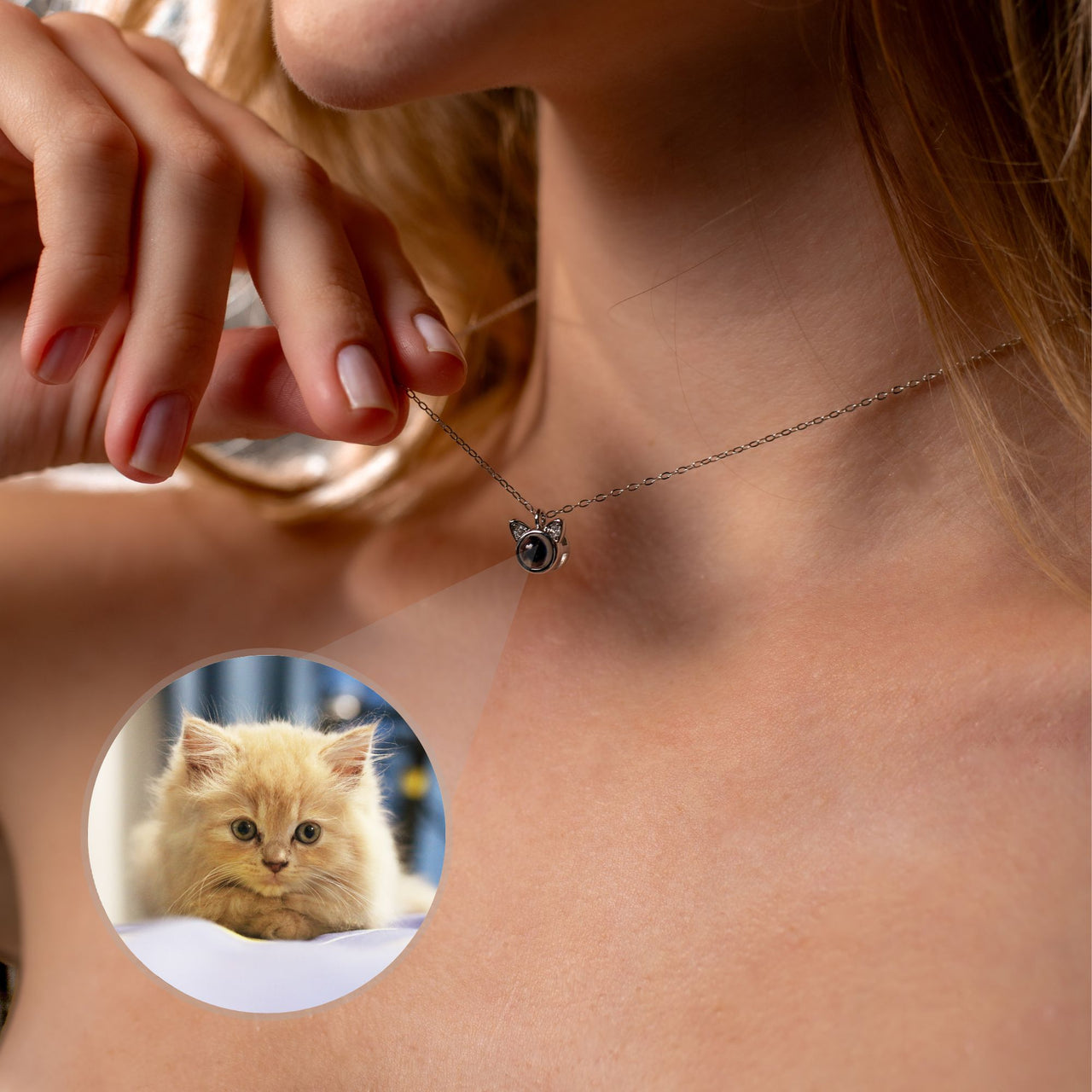 Collier Photo Chat