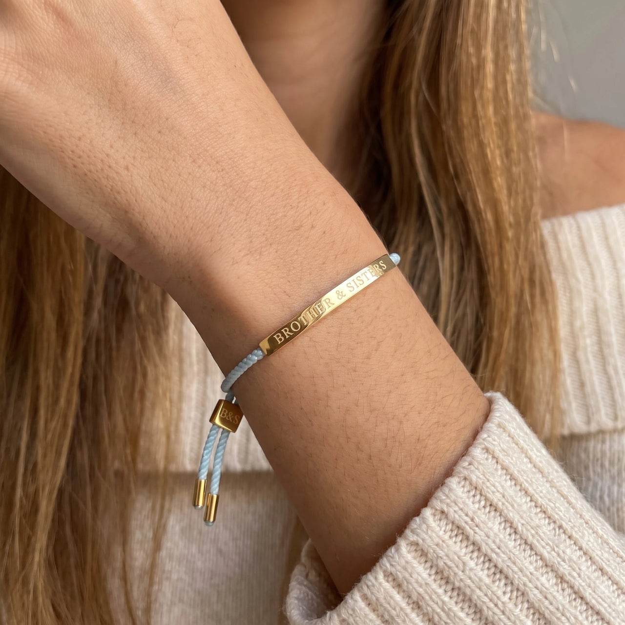 String bracelet — close-up of the details, gold | SKU: leciel-g