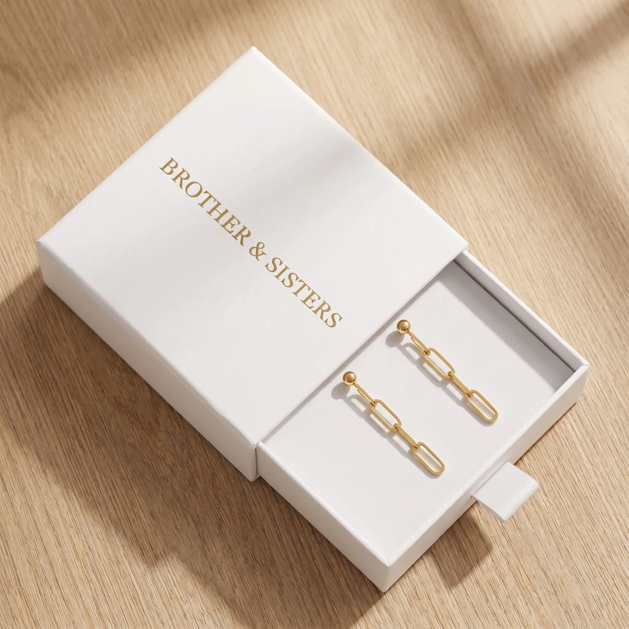 Chain earrings — in the gift box, gold | SKU: lespendantes