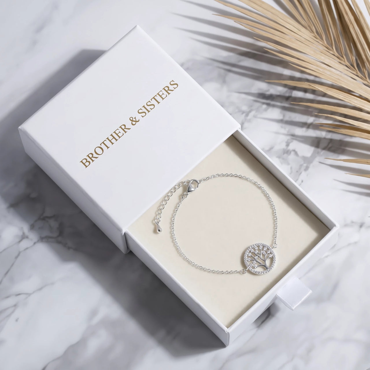 Dainty bracelet — in the gift box, silver | SKU: 18963309-white-gold