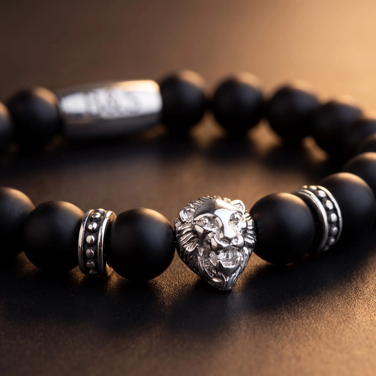 White Gold Lion & Black Stones Bracelet – macro detail of the lion head | Brother & Sisters | SKU: 20712286-silver-XS-14-15, 20712286-silver-S-16-17, 20712286-silver-M-18-19, 20712286-silver-L-20-21, 20712286-silver-XL-22-23